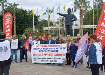 Mersin Emeklileri bütçeden hakkını istedi