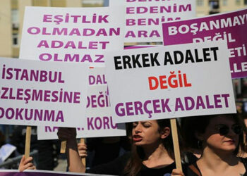 Yedi yaşından doksan yaşına kadınlar katlediliyor