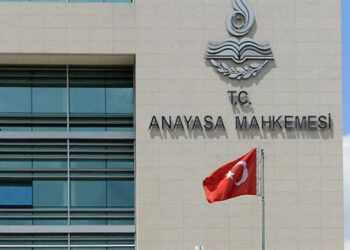 AYM: “Yüzde 2 barajı Anayasaya aykırı”