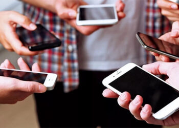 Dört kişilik bir aile 2023 yılında haberleşmeye 8.934 TL harcadı