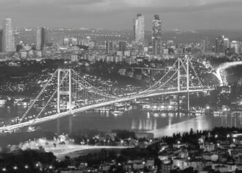 İstanbullu iş bulmakta umutsuz, gıdaya ulaşmakta güçlük çekiyor