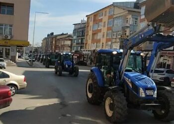 Konya çiftçileri traktörleriyle eylem yaptı!