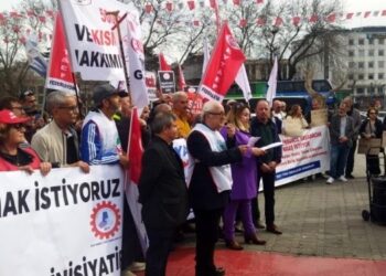 Emekliler mücadeleyi birleşerek yükseltiyor