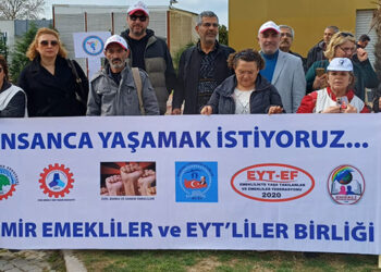 Emekliler İzmir’den ses verdi: ‘Birleşe birleşe kazanacağız’