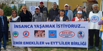 Emekliler İzmir’den ses verdi: ‘Birleşe birleşe kazanacağız’