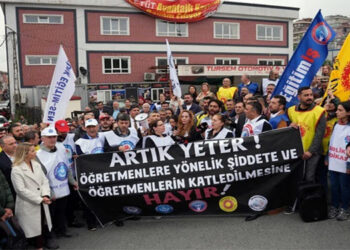 Eğitim emekçileri şiddete karşı iş bıraktı