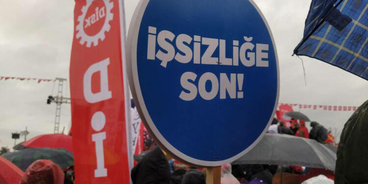 DİSK-AR: Geniş tanımlı işsiz sayısı 9,5 milyon