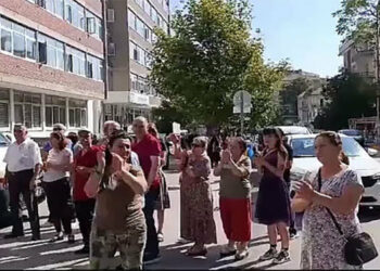 SGK Emekçileri eylem yaptı: “Servis hakkımızı alıncaya dek buradayız”