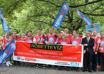 Eğitim-İş meslek nöbeti başlattı