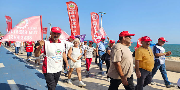 DİSK, Mersin’de “Gelirde, Vergide, Ülkede Adalet’’ mitingi yaptı