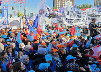 Onbinlerce işçi Tandoğan Meydanı’na aktı