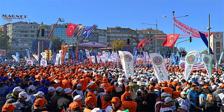 Onbinlerce işçi Tandoğan Meydanı’na aktı