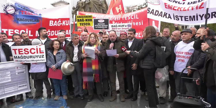 Emekliler: “Hediye ettiğiniz yıl, utanç yılı, kabus yılı, sefalet yılı oldu”