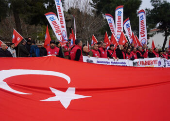 Eğitim-İş “Cumhuriyet ve Emek Yürüyüşü” Çanakkale’de!