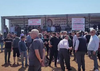 Soğan üreticilerinden artan maliyetleri protesto eylemi