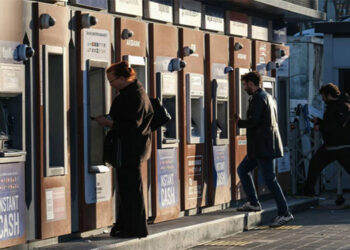 Geçim krizi bankalara yaradı: Bankalar kasalarını faizle dolduruyor