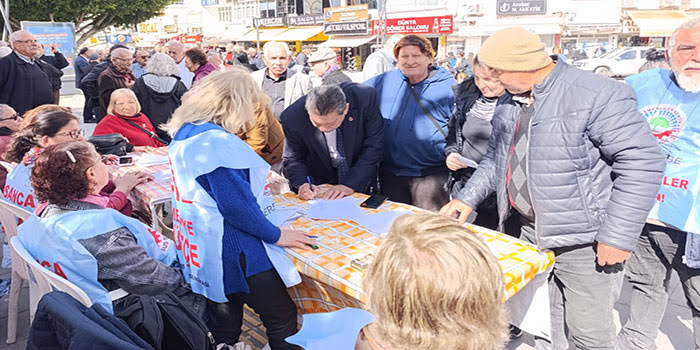 Emekliler meydanları terk etmiyor!
