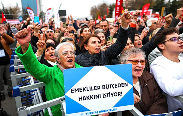 Emekli örgütlerine çağrı: “Türkiye’nin bütün emeklileri birleşin”