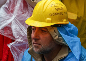 Doruk Madencilik işçileri açlık grevini sürdürüyor: “Çocuğum için buradayım!”