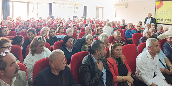 Emeklilerin uzun yürüyüşü sürüyor