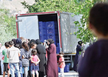 Yoksulluk yama tutmuyor: Açlık sarmış dört bir yanı
