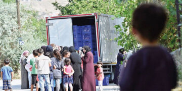 Yoksulluk yama tutmuyor: Açlık sarmış dört bir yanı