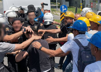 Madenciye bir tokat da polisten